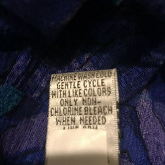 Draper & Damon's. Size Large. Textured 35" Full Skirt. Elastic waist. B23 - Picture 7 of 7